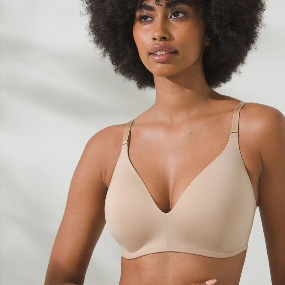 Soma Vanishing 360 Wireless Bra, Nude Color, Size 42DD.